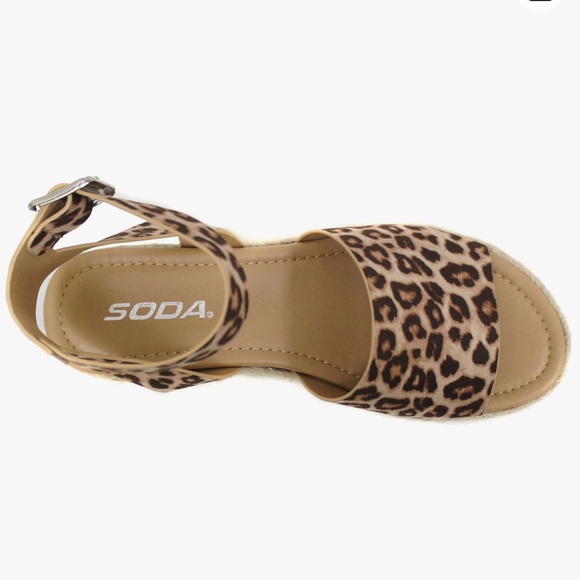 Soda 8.5 Platform Sandals in Cheetah animal print - Picture 3 of 5